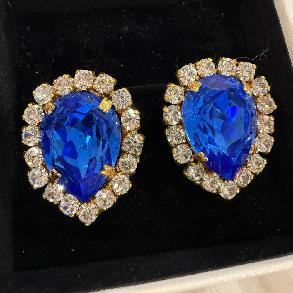Super rare Chanel 95p Barbie collection blue crystal clip on earrings